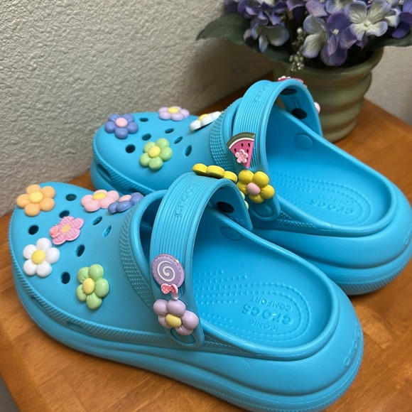 CROCS 🌸 Festival Ready 🩴 Crush Clog - Women’s Size 8 - Picture 3 of 7
